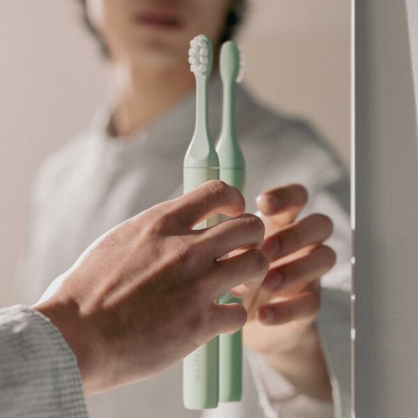Electric Toothbrush and UV Light Case - Image 2